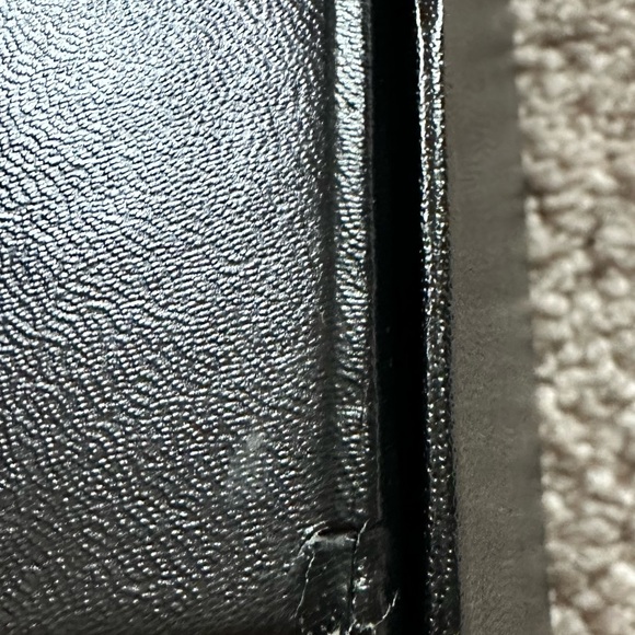 Chanel Box with Camellia and Ribbon - Picture 4 of 8